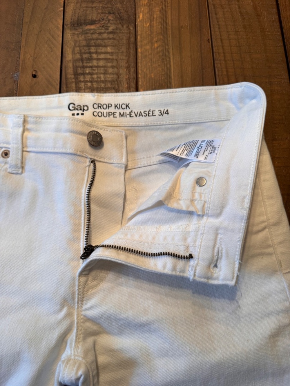 Gap Crop Kick Ankle Jean. Size 2. White Denim. 2016 Collection - Picture 5 of 10